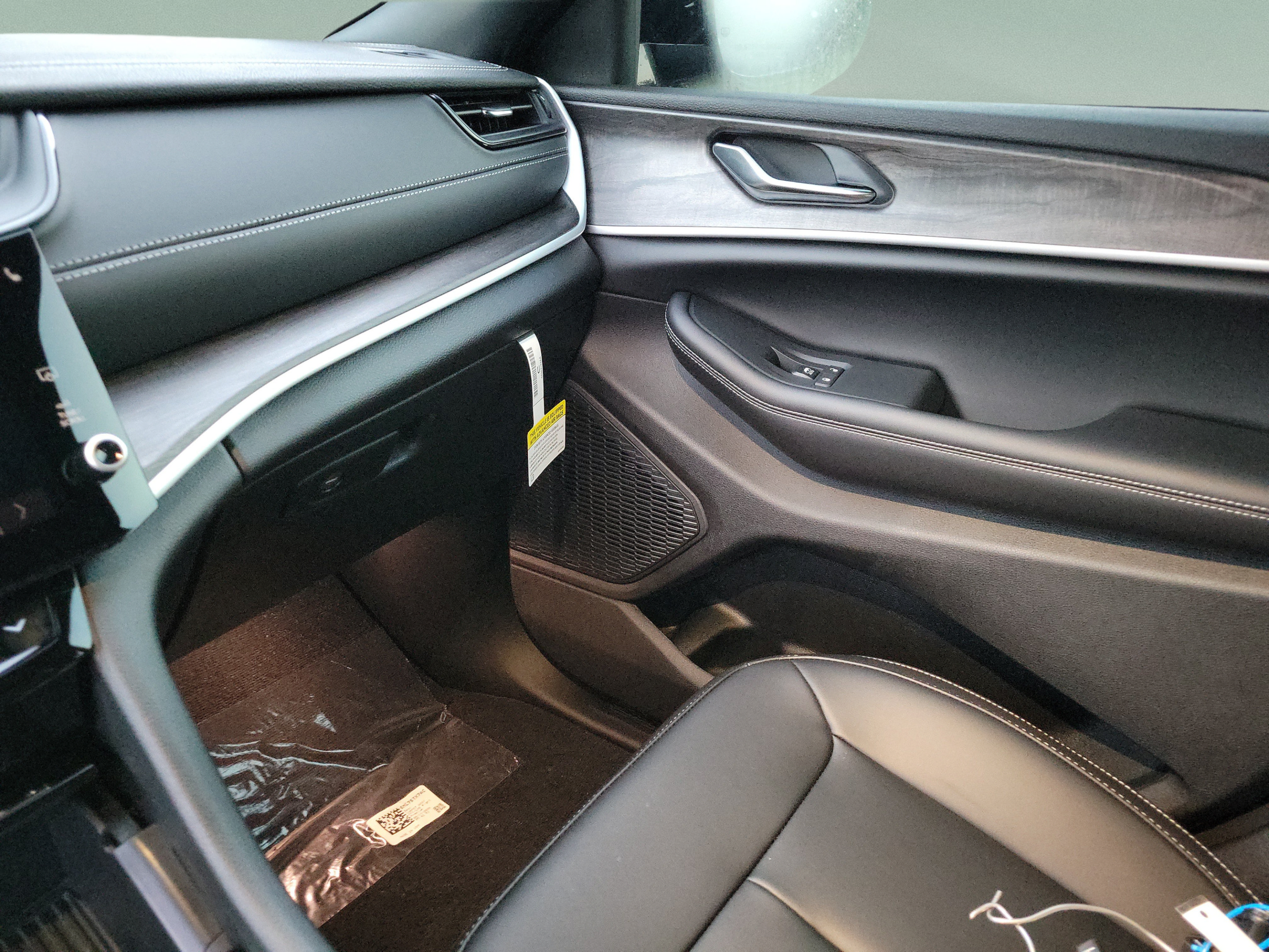 New 2027 Jeep Grand Cherokee Limited RWD image 20