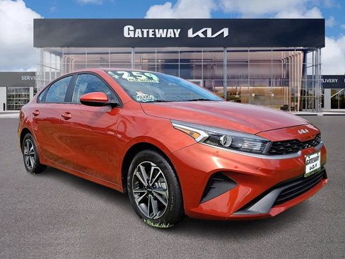 Certified 2023 Kia Forte LXS image 1