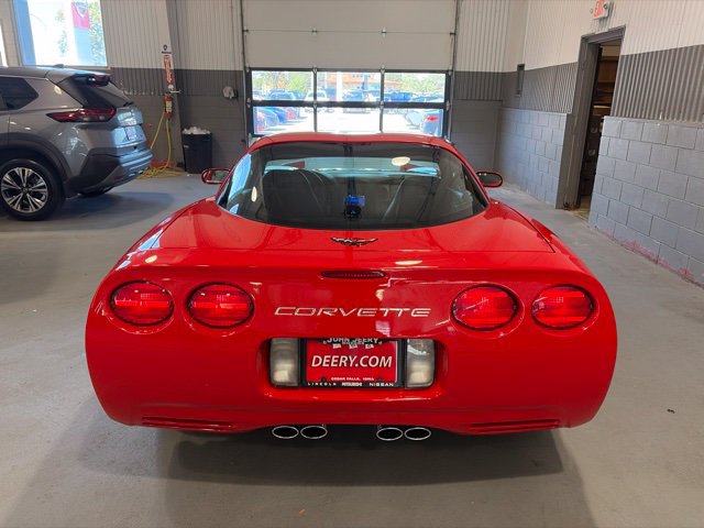 Used 2004 Chevrolet Corvette Coupe RWD image 9
