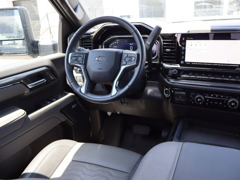 Used 2026 Chevrolet Silverado 2500 ZR2 AWD/4WD image 17