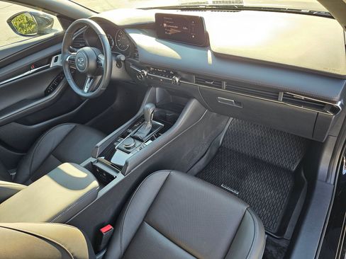 Used 2025 MAZDA MAZDA3 Hatchback w/Premium Plus Pkg image 16