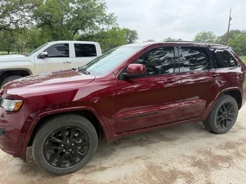 Used 2020 Jeep Grand Cherokee Altitude RWD image 1