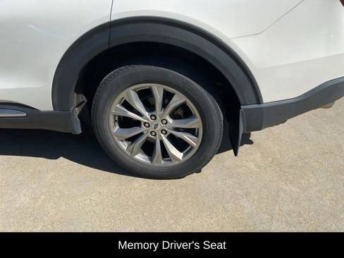 Used 2021 Ford Explorer Limited w/ Equipment Group 301A image 9