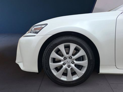 Used 2017 Lexus GS 200t w/ Premium Package RWD image 9