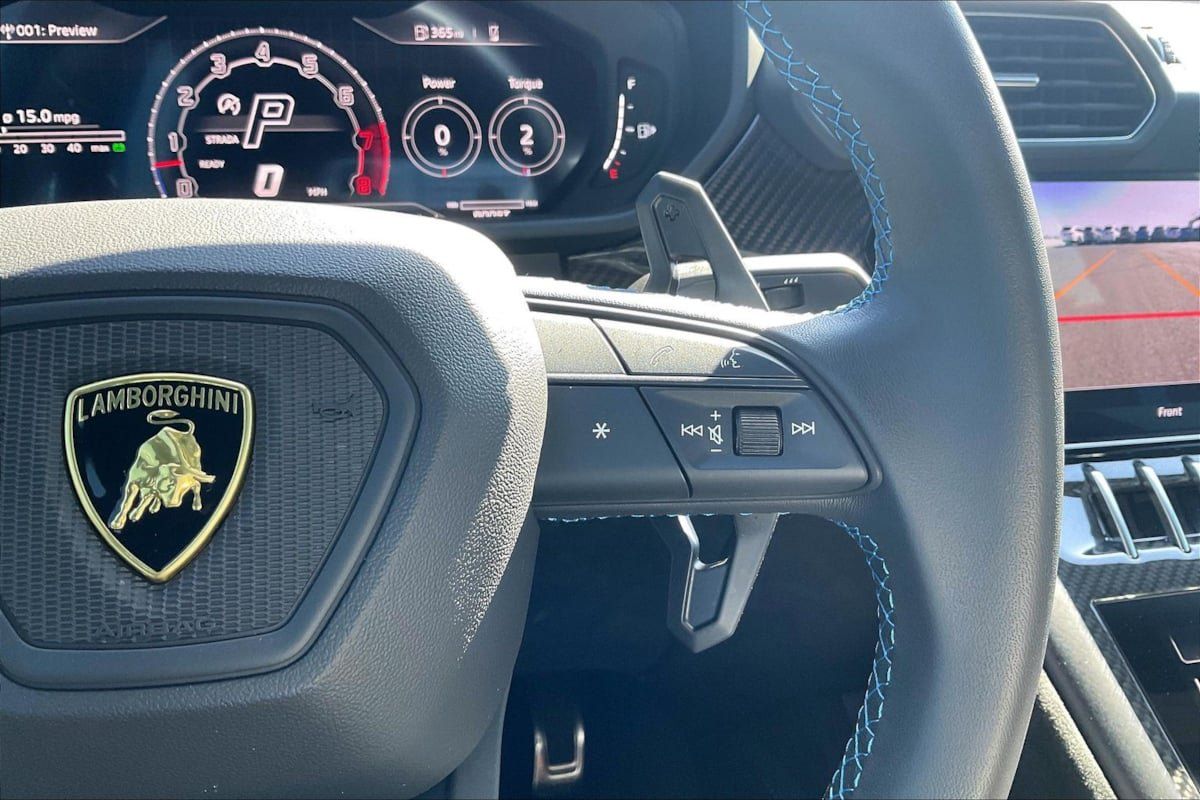 Used 2023 Lamborghini Urus Performante AWD/4WD image 16