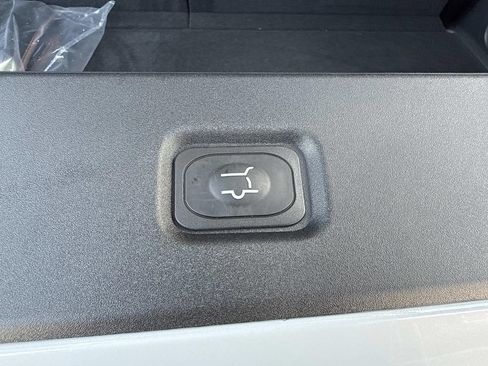 New 2026 Lincoln Navigator Reserve AWD/4WD image 12
