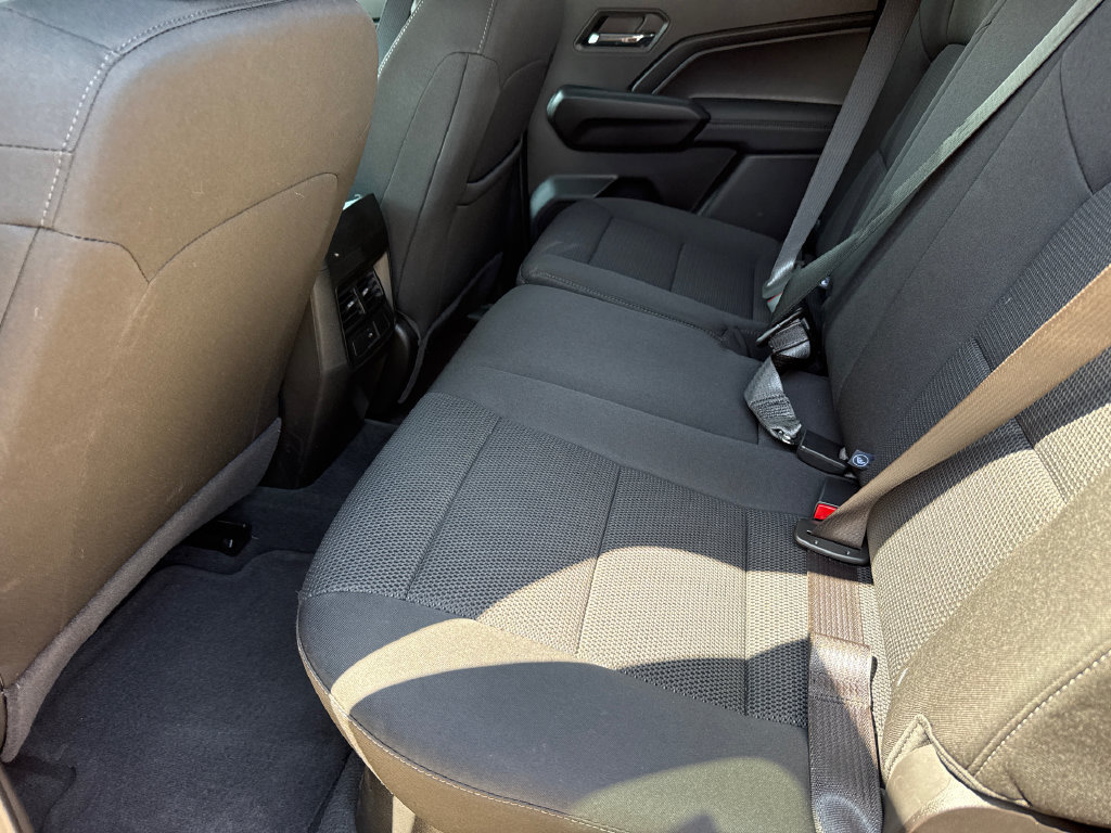 Used 2025 Chevrolet Colorado LT RWD image 16