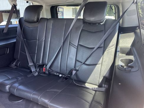 Used 2020 Cadillac Escalade ESV Luxury RWD image 21