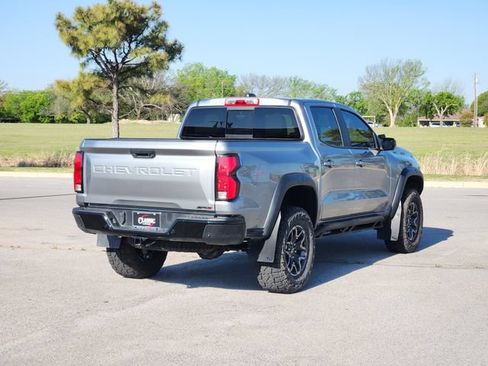 Used 2024 Chevrolet Colorado ZR2 w/ Technology Package AWD/4WD image 7