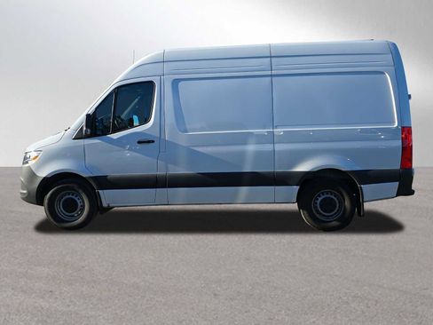 Used 2025 Mercedes-Benz Sprinter 2500 image 6