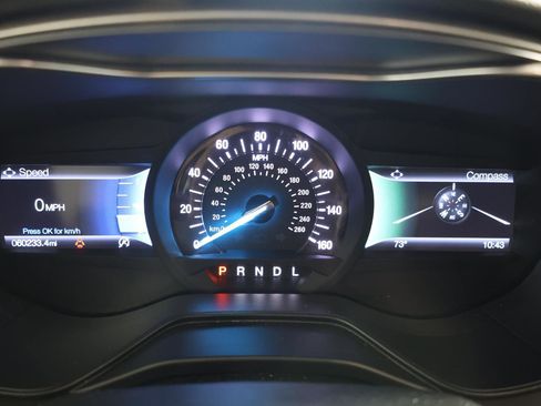 Used 2020 Ford Fusion SE w/ Equipment Group 151A FWD image 15