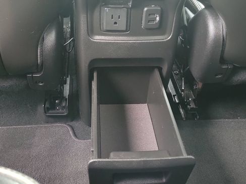 Used 2019 GMC Acadia Denali w/ Technology Package FWD image 36