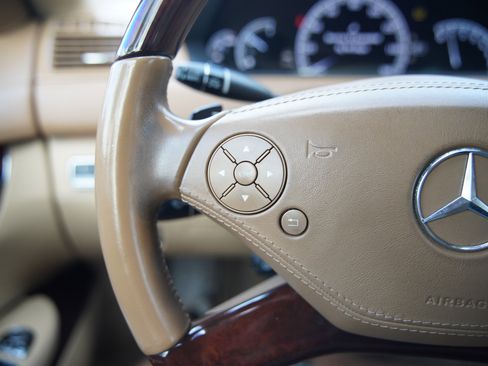 Used 2013 Mercedes-Benz CL 550 4MATIC image 31