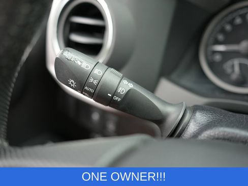 Used 2022 Toyota Tacoma Limited AWD/4WD image 16