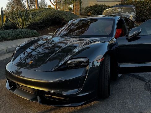 Used 2020 Porsche Taycan Turbo S image 5