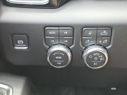 New 2026 GMC Sierra 2500 Denali w/ Max Trailering Package AWD/4WD image 14