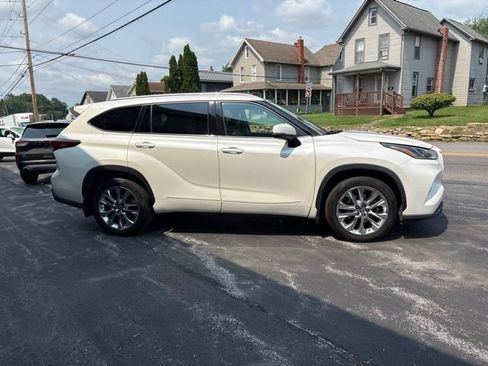 Used 2020 Toyota Highlander Limited w/ Protection Package #3 AWD/4WD image 3
