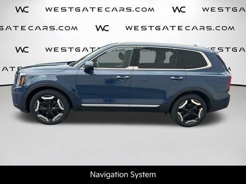 Certified 2023 Kia Telluride S w/ S Sunroof Package AWD/4WD image 4