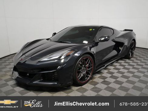 Used 2023 Chevrolet Corvette Z06 RWD image 32