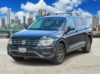 Used 2018 Volkswagen Tiguan SE image 1