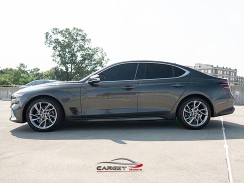 Used 2022 Genesis G70 2.0T image 2