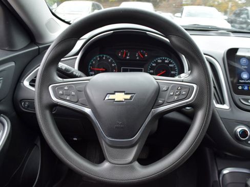 Used 2022 Chevrolet Malibu LT FWD image 16