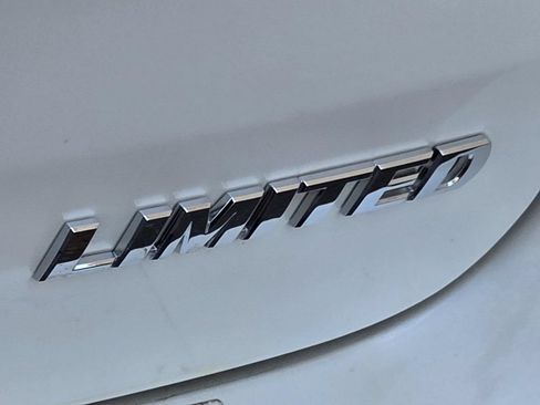 Used 2017 Toyota Highlander Limited FWD image 34