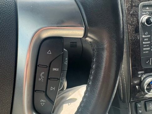 Used 2016 Chevrolet Traverse LT w/ LPO, 'HIT The Road' Package FWD image 16