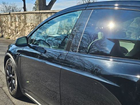 Used 2023 Tesla Model X image 21