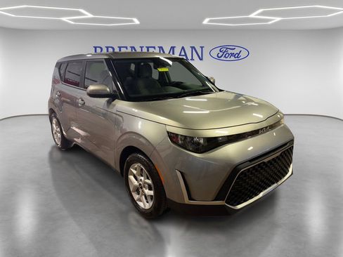 Used 2025 Kia Soul LX w/ LX Technology Package image 3