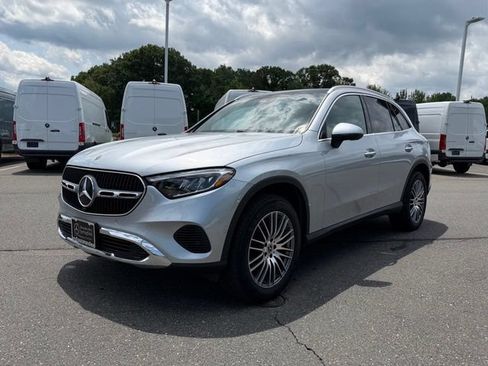 Used 2026 Mercedes-Benz GLC 300 4MATIC image 3