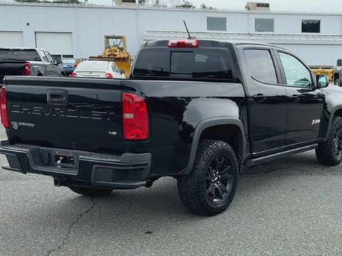 Used 2021 Chevrolet Colorado Z71 w/ Z71 Midnight Edition AWD/4WD image 8