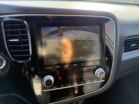 Used 2022 Mitsubishi Outlander SEL image 12