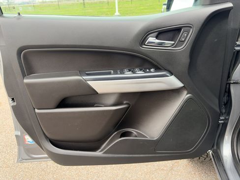 Used 2020 Chevrolet Colorado LT image 10