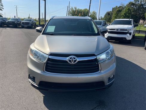 Used 2015 Toyota Highlander XLE image 8