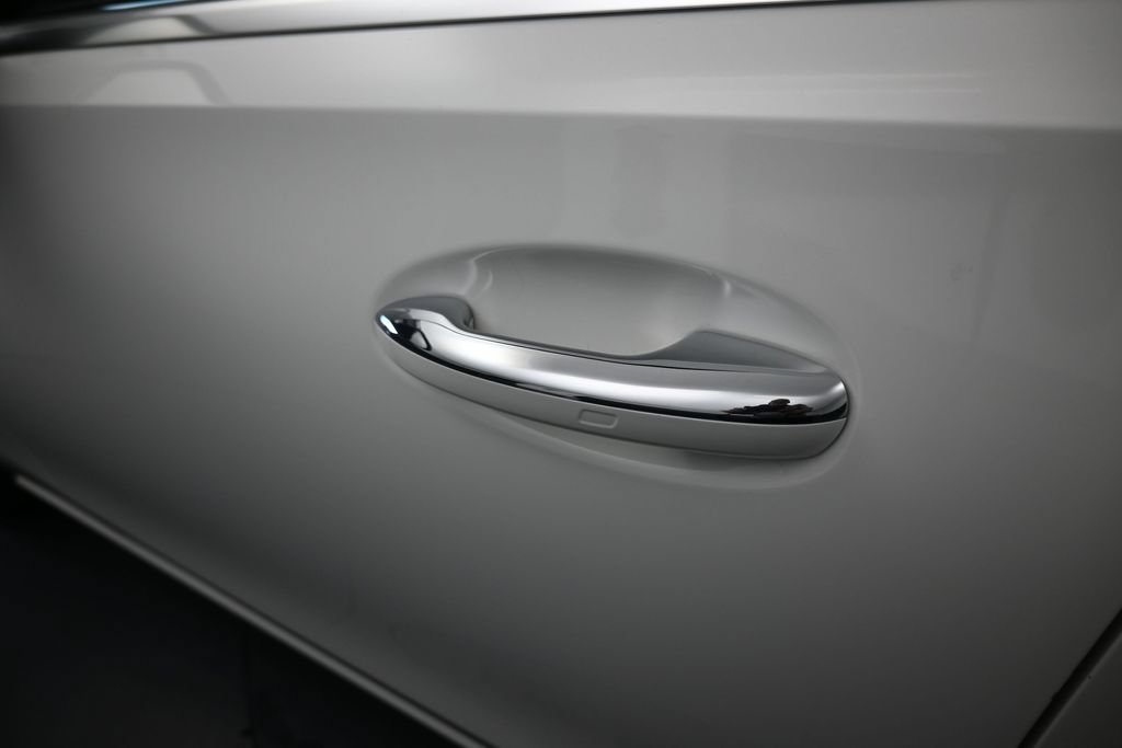 Used 2025 Mercedes-Benz C 300 Sedan image 36