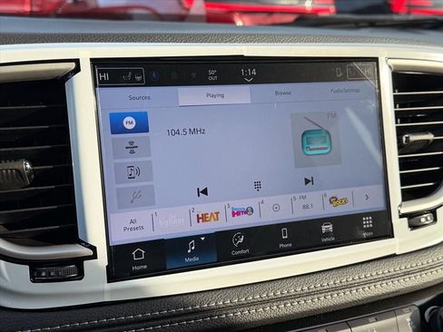 New 2026 Chrysler Pacifica Select AWD/4WD image 12