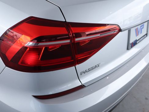 Used 2017 Volkswagen Passat 1.8T R-Line image 46