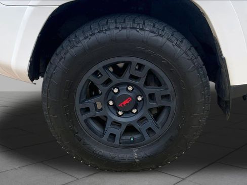 Used 2022 Toyota 4Runner TRD Off-Road Premium AWD/4WD image 10
