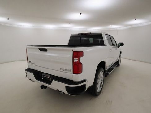 Used 2024 Chevrolet Silverado 1500 High Country w/ High Country Premium Package image 3