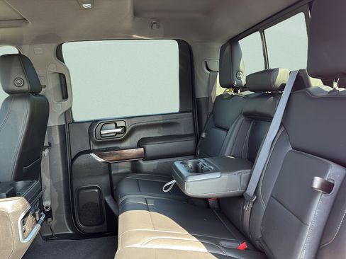 Used 2020 GMC Sierra 3500 SLT w/ Technology Package AWD/4WD image 16