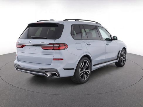 Used 2024 BMW X7 xDrive40i w/ M Sport Package AWD/4WD image 3