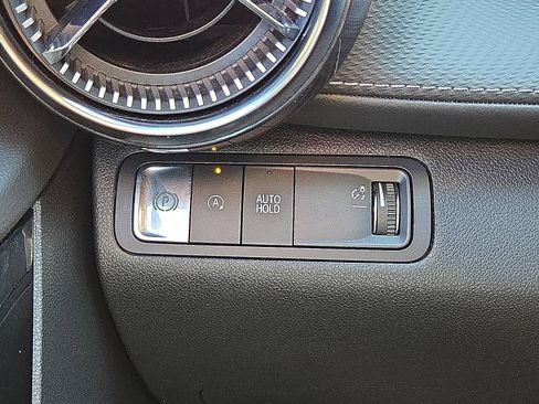 Used 2025 Chevrolet Equinox LT FWD image 24