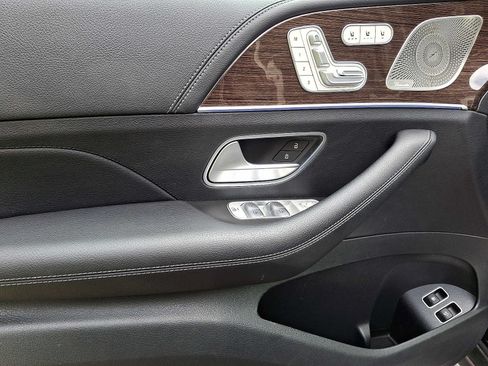 Certified 2024 Mercedes-Benz GLE 450e 4MATIC image 9