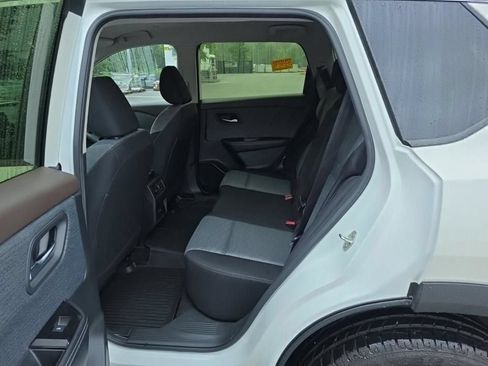 Used 2023 Nissan Rogue SV AWD/4WD image 14
