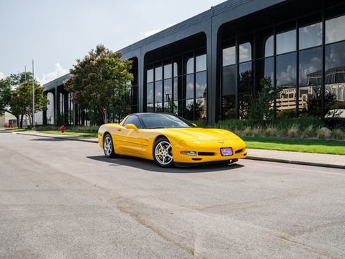 Used 2003 Chevrolet Corvette Coupe w/ Preferred Equipment Group image 32