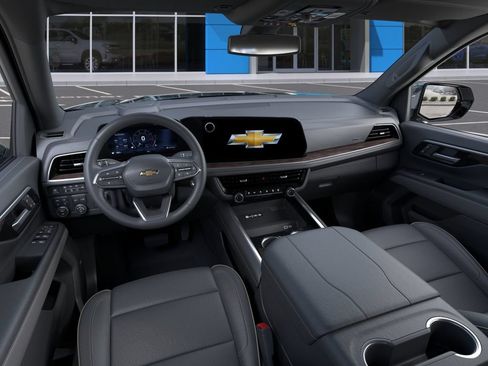 New 2026 Chevrolet Suburban Premier AWD/4WD image 15