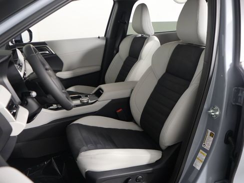 New 2026 Mitsubishi Outlander SE image 31