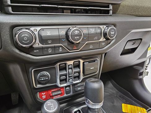 New 2026 Jeep Gladiator Willys AWD/4WD image 29