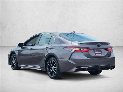 Used 2024 Toyota Camry SE FWD image 8